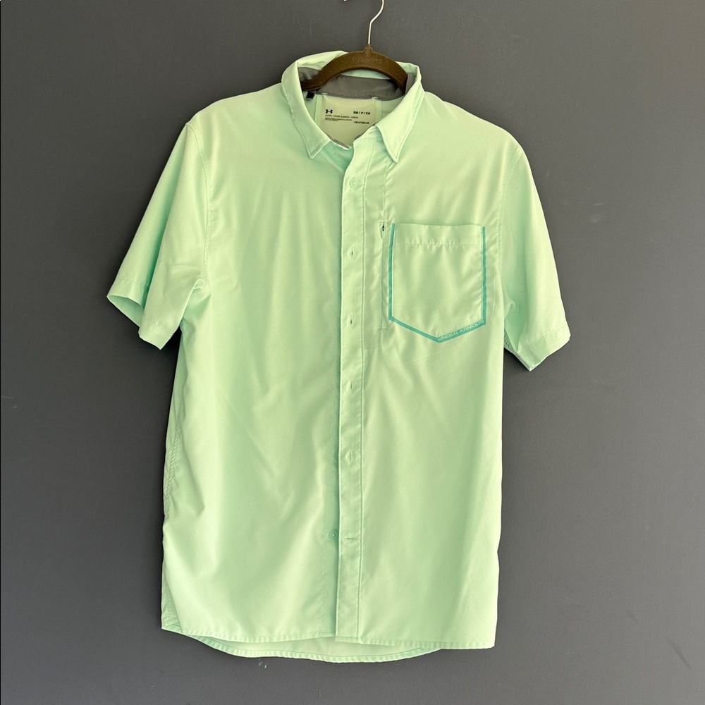 Under Armour Light Green Casual Button Down Shirt